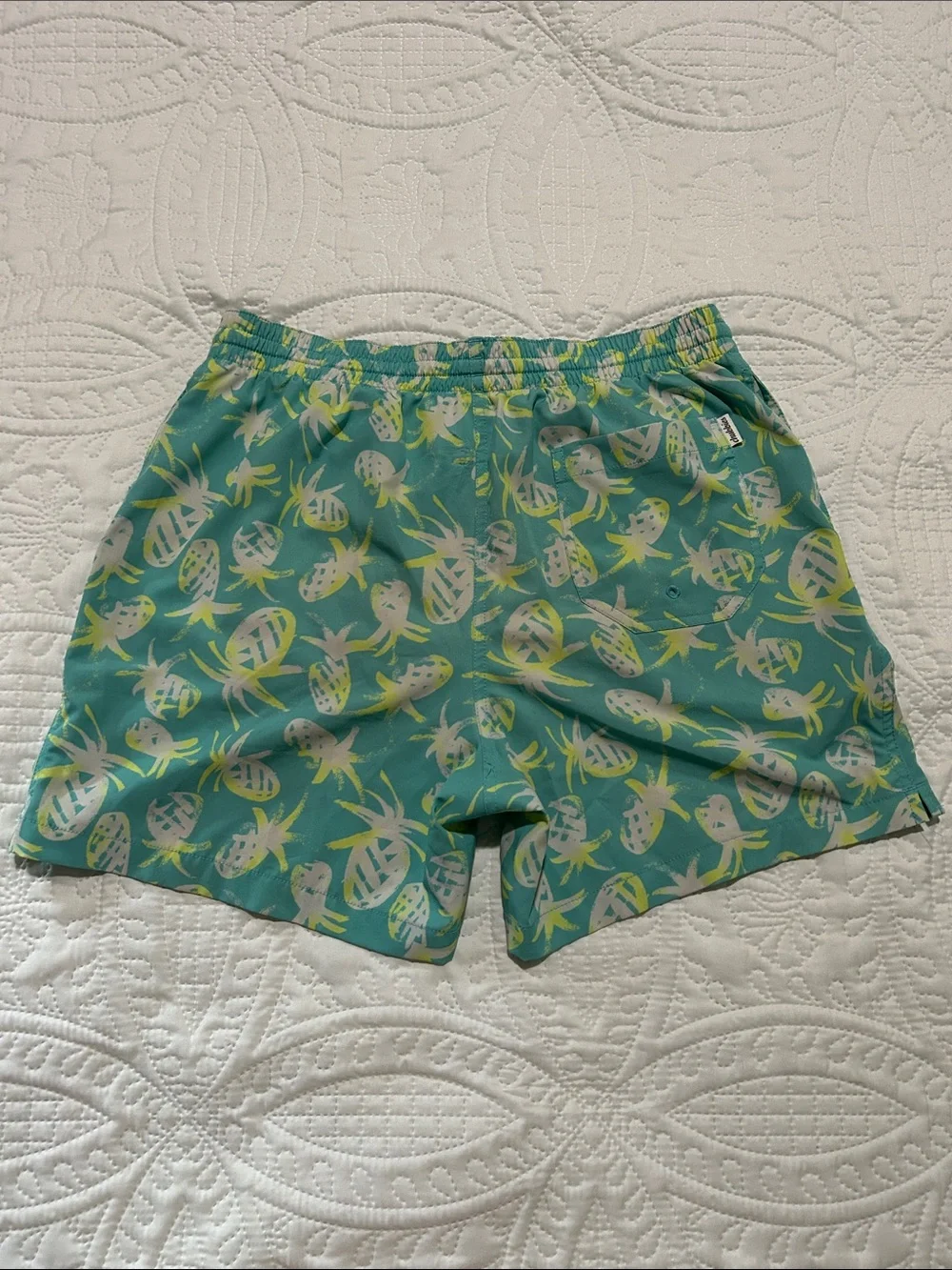 CHUBBIES Swim Trunks • bright teal w/ neon yellow & white Pineapple print SZ: L